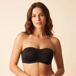 Soutien-gorge bandeau sans bretelles porté en coloris noir, vue de face